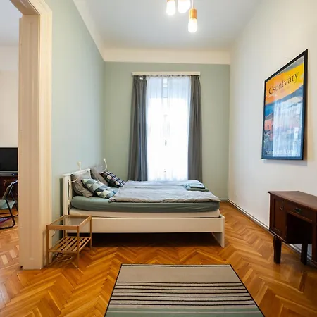 Klauzal Frendly Apartman * Budapest